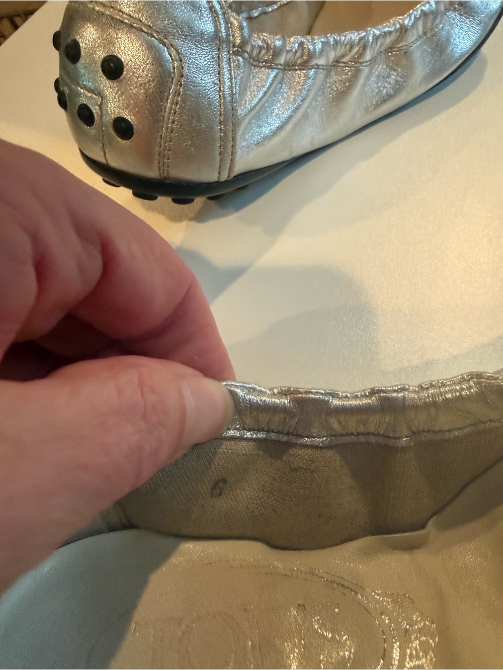Women’s Tod’s Metallic Silver Ballet Flats with Black Cap Toe size 6 - Picture 9 of 9